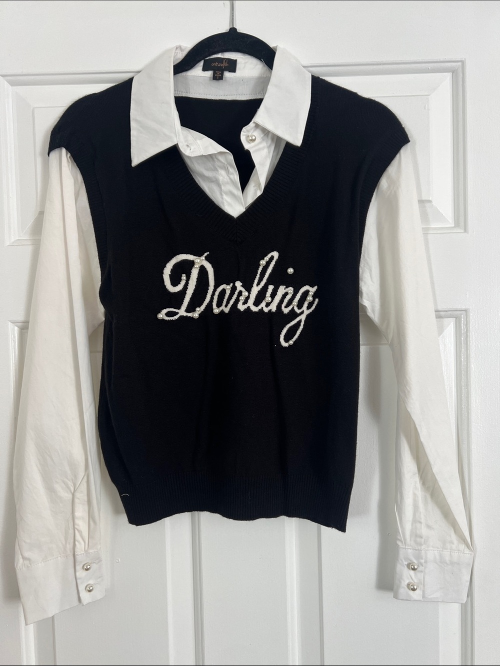 Darling Embroidered V‑Neck Sweater Vest - Black